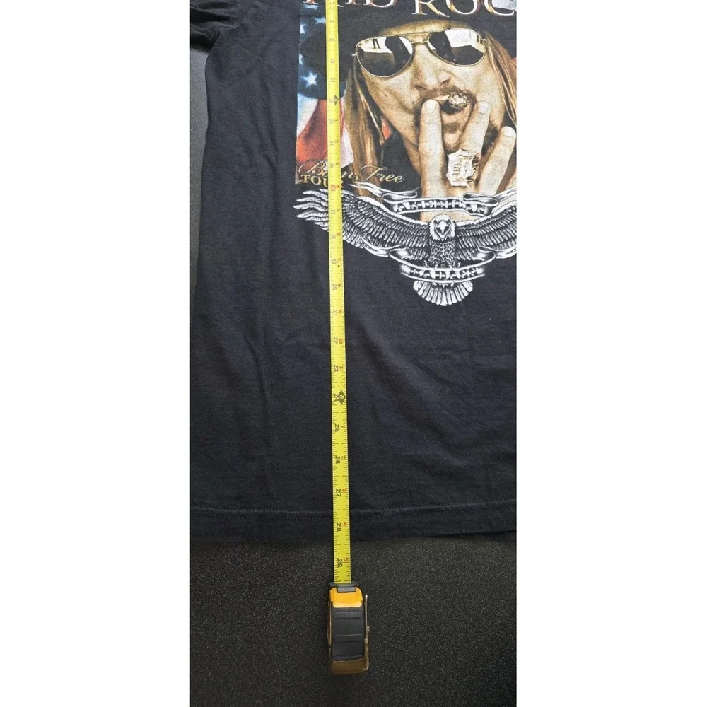 Kid Rock T-Shirt Men M Born Free Tour 2011 Concert Band Tee Short Sleeve
